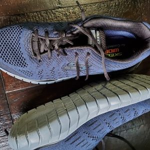 Mens Skechers 9.5